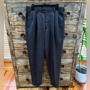 Roundtree & Yorke Men's Easy Care Dark Brown Pleated Dress Pants